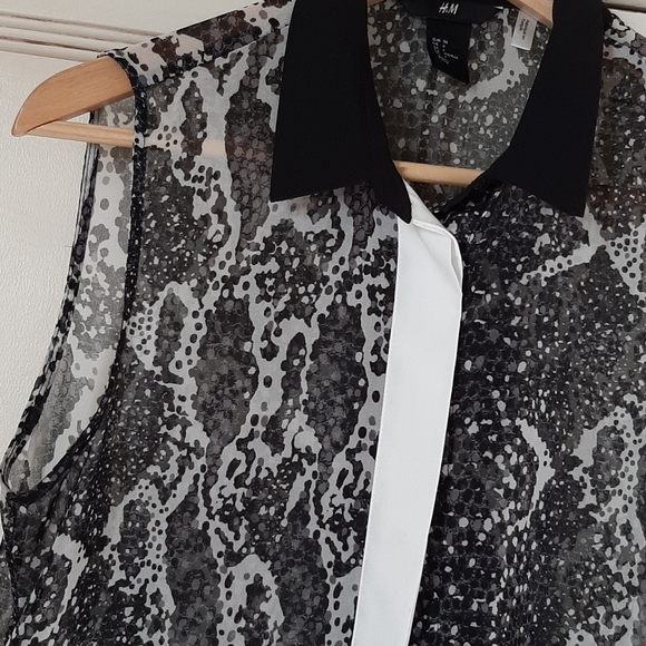 H AND M blouse - Picture 2 of 4